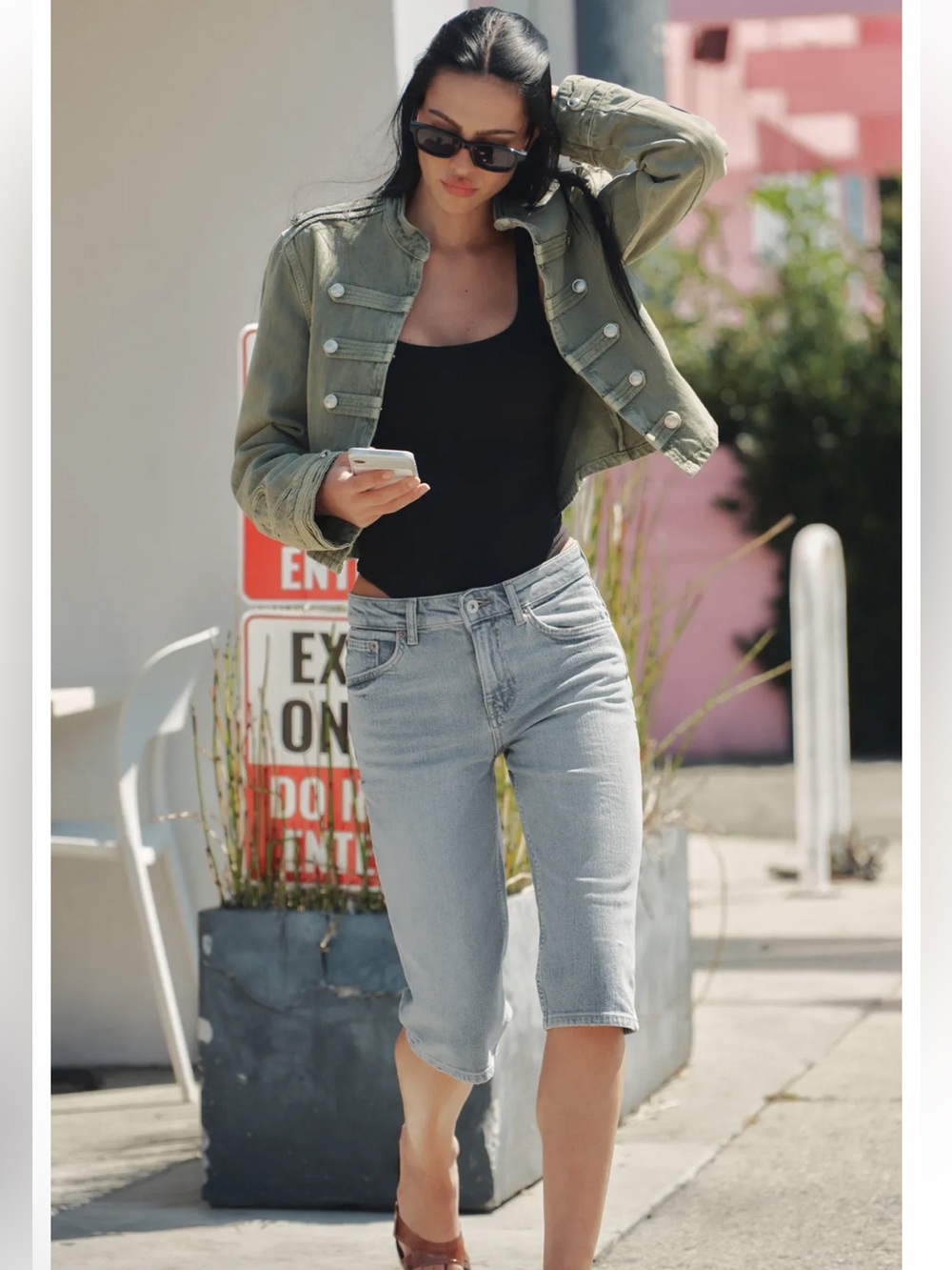 Zara TRF MID-RISE CAPRI JEANS